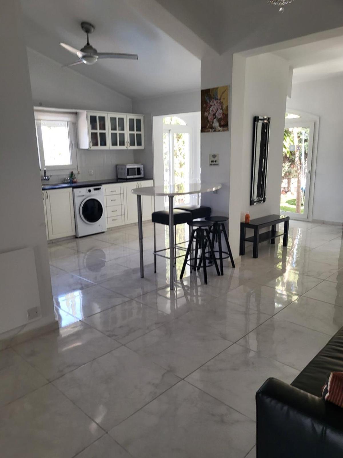Villa Neyla Four Bedroom Coral Bay Beach Front Bagian luar foto