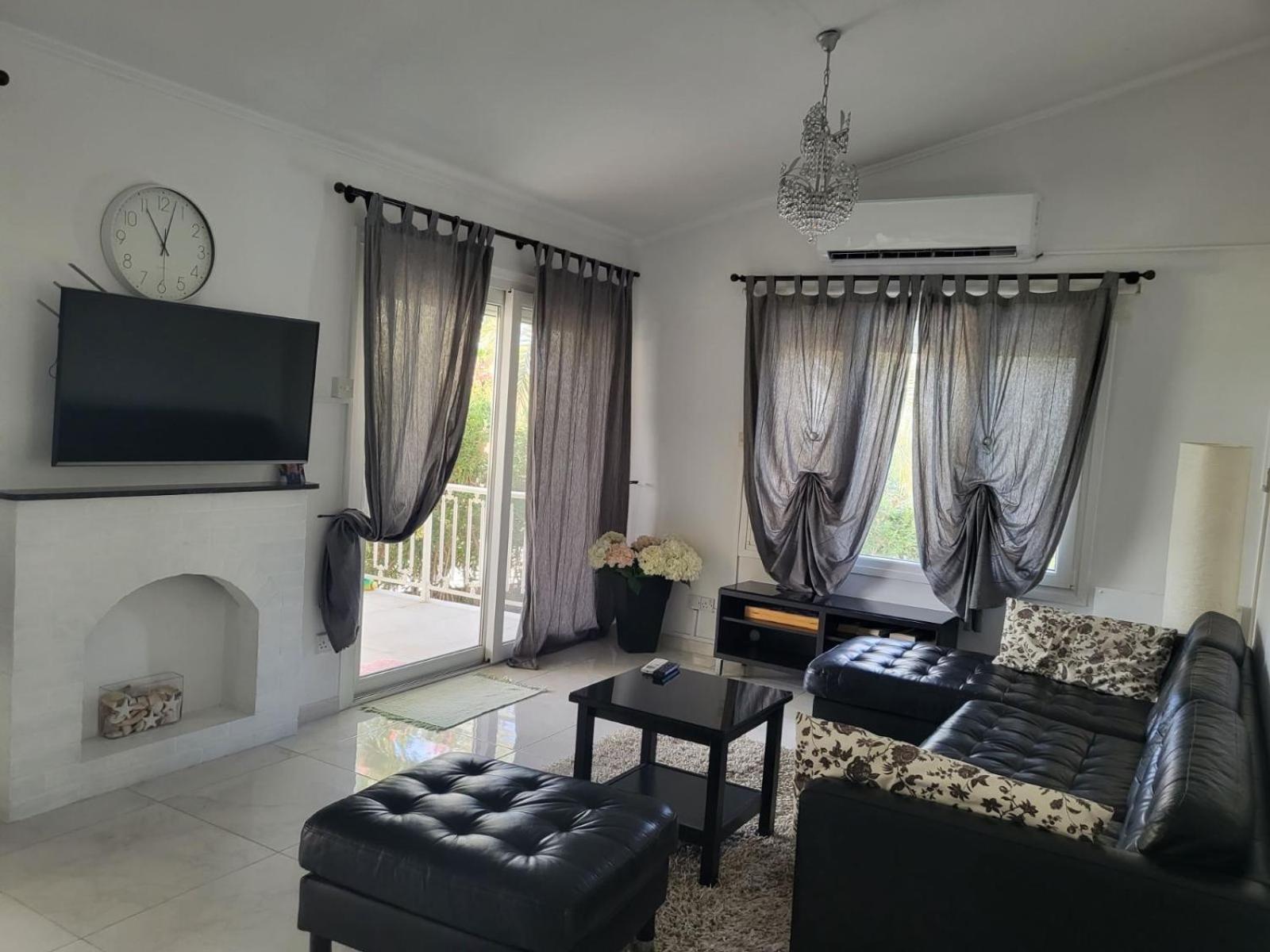 Villa Neyla Four Bedroom Coral Bay Beach Front Bagian luar foto
